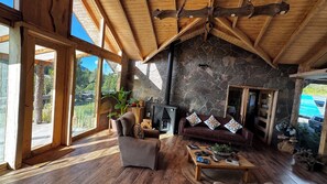 Living area - Hotel Conguillio (Melipeuco)