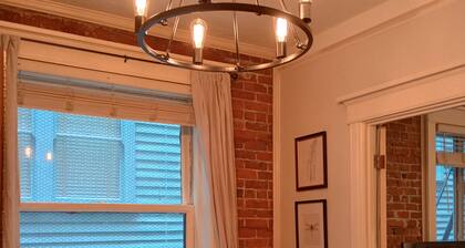 Cozy 1-bedroom condo in welcoming Portland with AC, WiFi