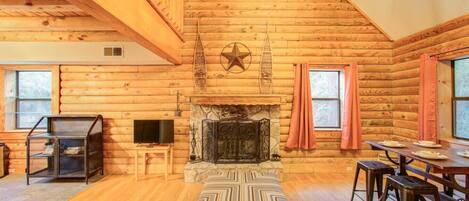 TV, fireplace