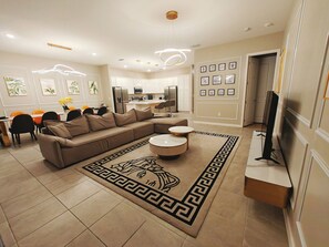 TV - 219 Luxury 12 B.R 11.5BA 15 B.D in upscale community Pool/Game Close to Disney
 (Kissimmee)