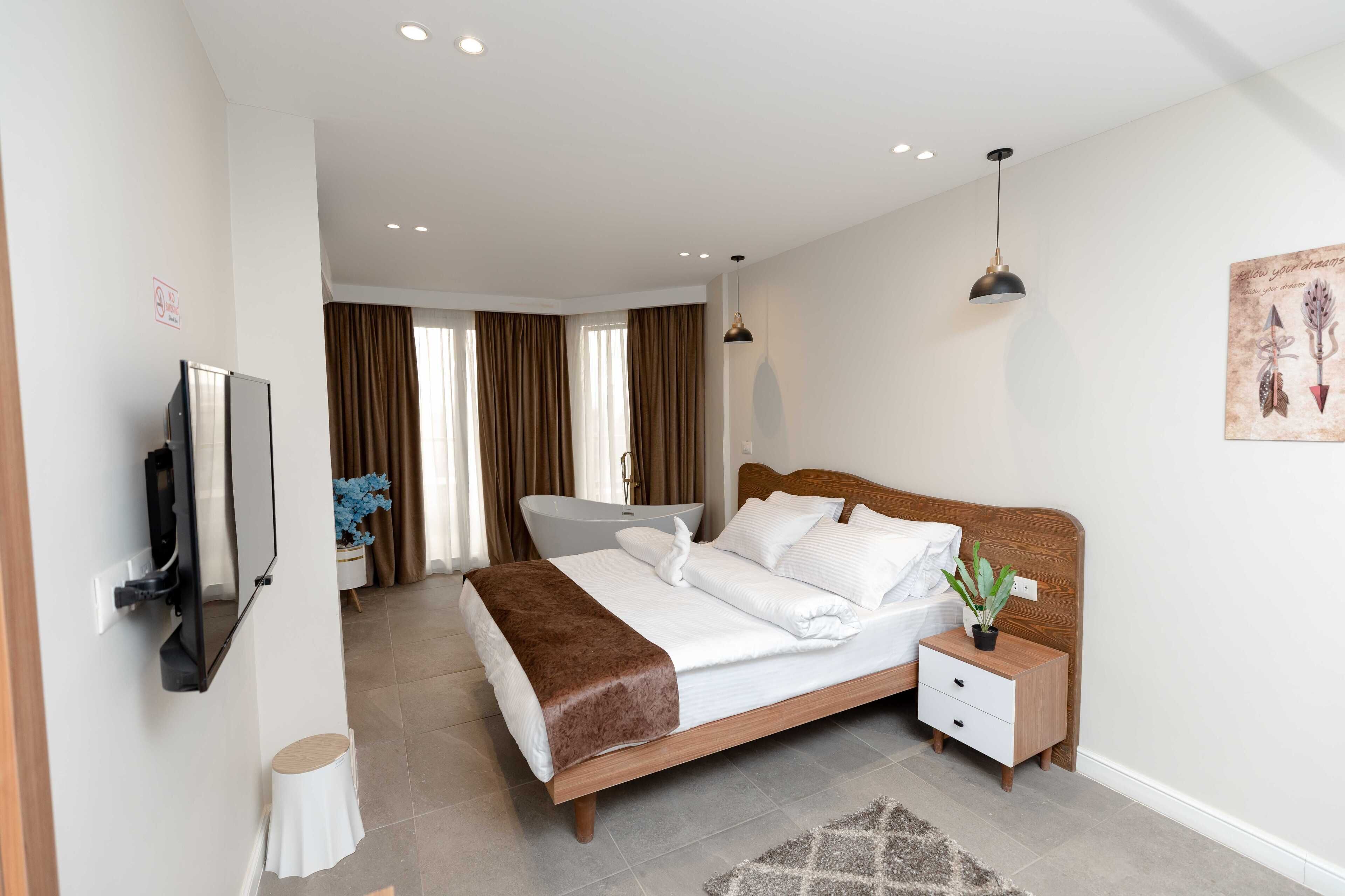 Deluxe Suite, Balcony, Pyramids View | Egyptian cotton sheets, premium bedding, down comforters