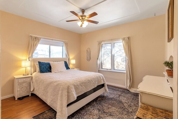 2 bedrooms, iron/ironing board, WiFi, bed sheets