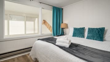 3 habitaciones, tabla de planchar con plancha y cuna de viaje