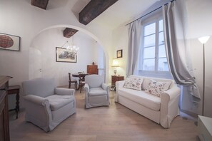 TV - Apartments Florence- Parione (Firenze)
