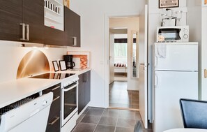 Refrigerador, horno, placa de cocina, lavavajillas