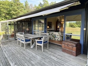Outdoor dining - Fantastic house with pool and tennis court near Byxelkrok | SE04053 (Byxelkrok)