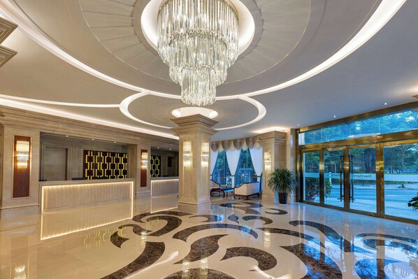 Lobby - Hawthorn by Wyndham Dehong Mangshi (Dehong)