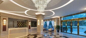 Hawthorn by Wyndham Dehong Mangshi