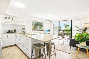 Interior - Charming 1-Bedroom Apartment with Rooftop Pool & Prime Cairns Location (Cairns City)