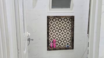 Haartrockner, Seife, Toilettenpapier