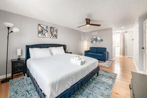 4 Schlafzimmer, Schreibtisch, Bügeleisen/Bügelbrett, kostenloses WLAN