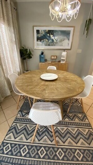 Dining - Beautiful Villa in Golf Course 14-AC (Laguna Vista)