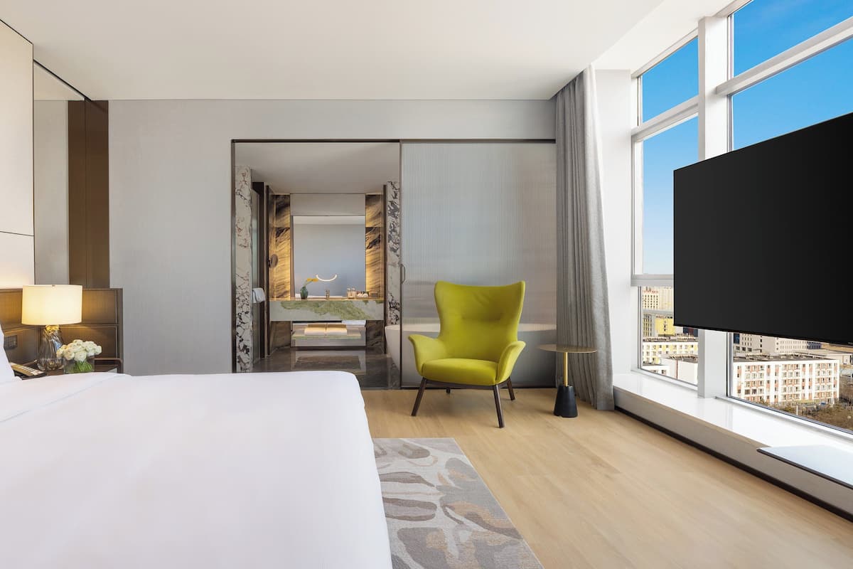 Suite, 1 Bedroom, Kitchen (Dining Area)