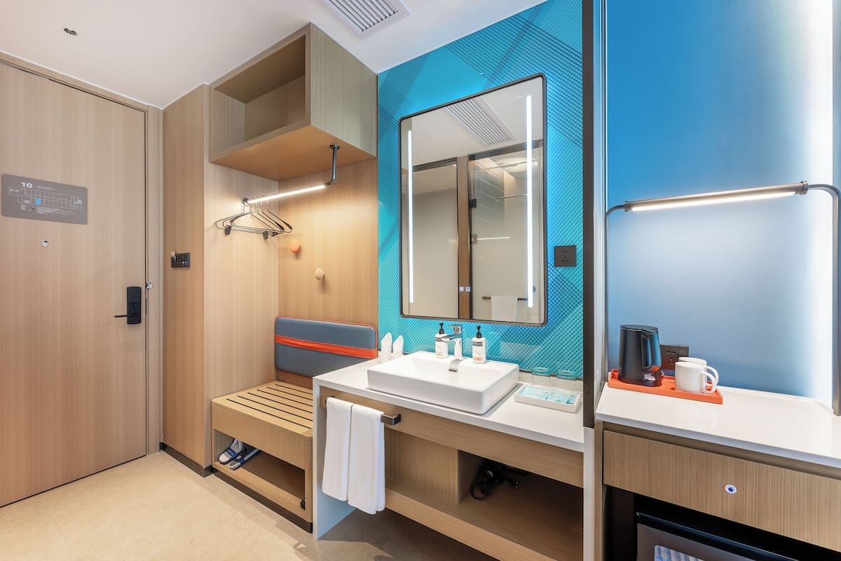 Ropa de cama de alta calidad, edredones de plumas, escritorio