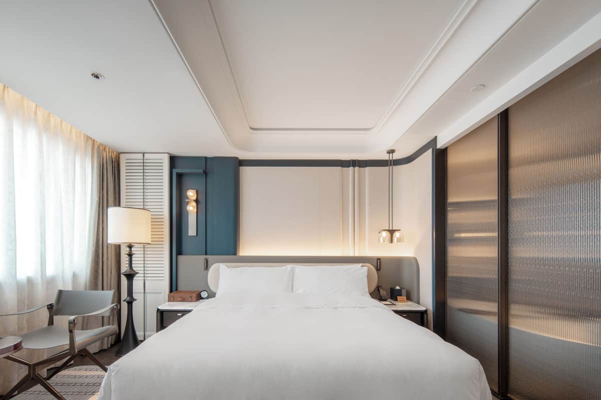 Standard Room, 1 King Bed, City View | Premium bedding, down duvets, minibar, in-room safe