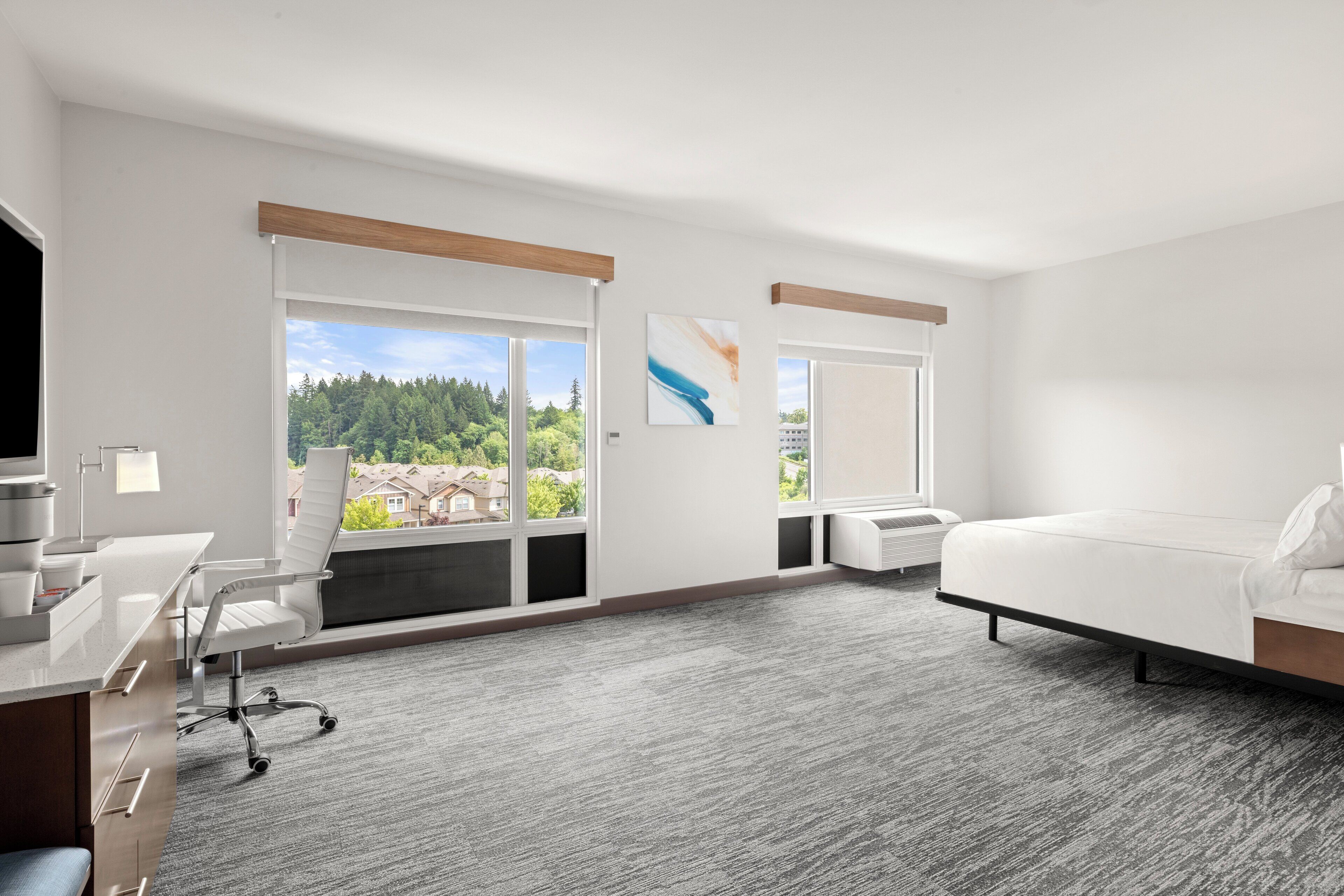 Room, 1 King Bed, Roll-in Shower (Communications, Mobility Accessible) | Premium bedding, desk, laptop workspace, free WiFi