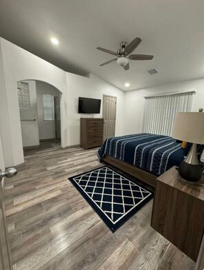 3 chambres, fer et planche Ă repasser, Wi-Fi, draps fournis