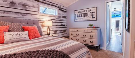 2 bedrooms, desk, free WiFi, bed sheets