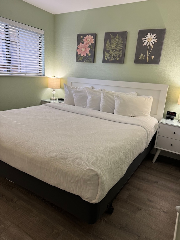 1-bedroom King Suite With Balcony & Resort Views - Oregon