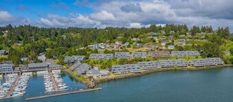 Spacious 2-Bedroom Townhome with Balcony & Marina