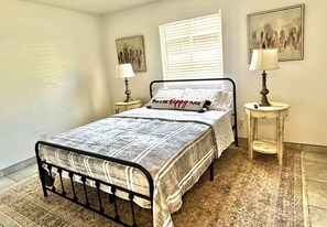 2 chambres, fer et planche à repasser, Wi-Fi gratuit, draps fournis