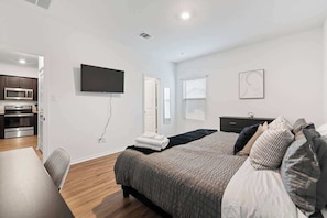 3 chambres, bureau, fer et planche à repasser, Wi-Fi gratuit