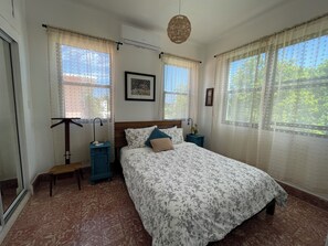 2 bedrooms, travel crib, WiFi, bed sheets