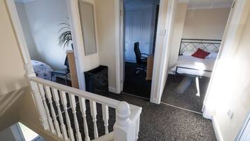 3 bedrooms, iron/ironing board, WiFi, bed sheets