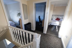 3 soverom, strykejern/-brett, wi-fi og sengetøy