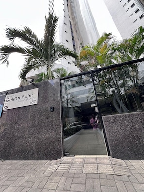 Exterior detail - Moderno Flat com Piscina, Wifi 500mbps, Localizado a 350 Metros da Praia Boa Viagem (Recife)