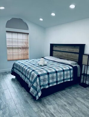 2 soverom, strykejern/-brett, wi-fi og sengetøy