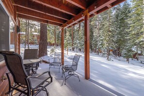 Property grounds - *New* Tahoe Donner Cabin*Swiss Chalet* (Truckee)