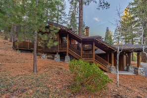 Exterior - Cozy Northstar Home ~Northstar Mountain~ (Truckee)