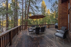 Outdoor dining - Cozy Northstar Home ~Northstar Mountain~ (Truckee)
