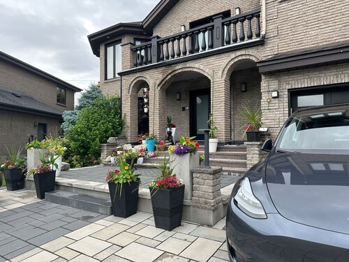 Luxurious home with indoor pool and spa