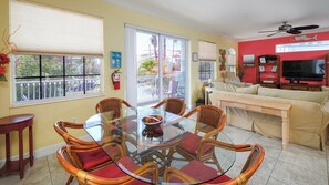 Smart TV - Island Living Awaits at Sand Dollar Villa Three Bedroom/Two Bath STEPS from GULF BEACHES!! (Bradenton Beach)