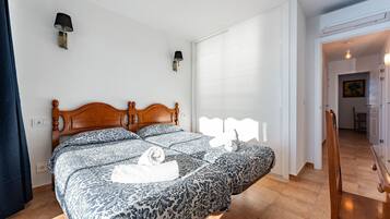 2 slaapkamers, een strijkplank/strijkijzer, gratis wifi, beddengoed