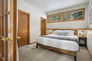 3 bedrooms, iron/ironing board, free WiFi, bed sheets - Trademark 54 | Close To Slopes | Mountain Views (Winter Park)