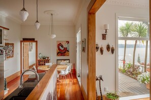 Dining - Beautiful central executive home (Wellington)