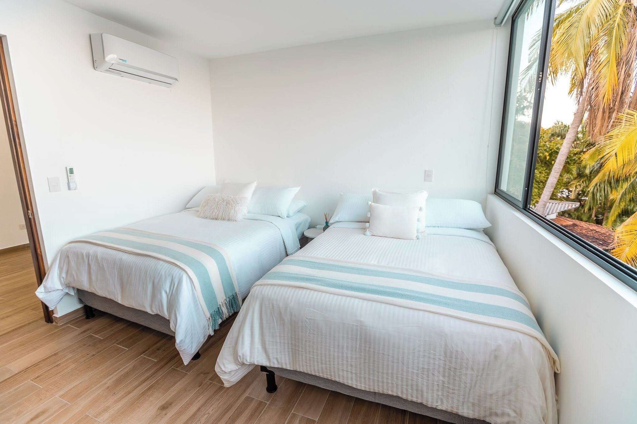 4 chambres, fer et planche à repasser, Wi-Fi, draps fournis