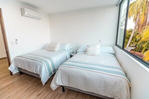 4 dormitoris, planxa i posts de planxar, wifi i roba de llit 