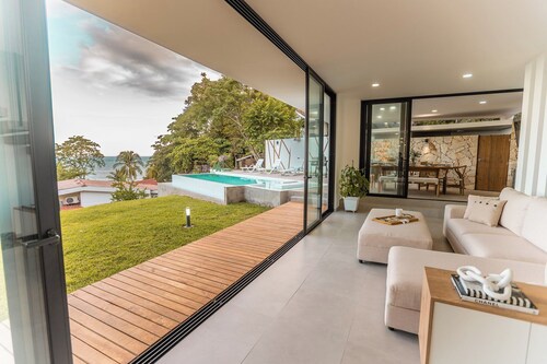 White Swan Beach House w/ Ocean Views & Private Beach