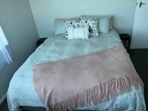 3 Schlafzimmer, Bügeleisen/Bügelbrett, WLAN, Bettwäsche