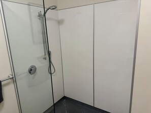 Ducha y secador de pelo