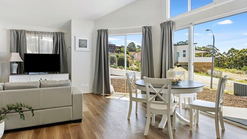 Hill View Cottages - Sail A