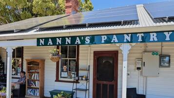 A storefront with a sign reading "NANNA'S PANTRY".
