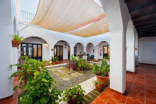 Country House 'Puerto Cabero' with Lake View, Private Terrace and Air Conditioning