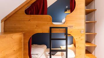 4 chambres, fer et planche à repasser, Wi-Fi gratuit, draps fournis