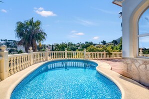 Pool - Holiday Home 'Vizcaya' with Mountain View, Wi-Fi and Air Conditioning (Dénia)