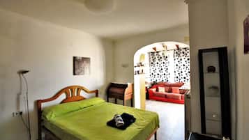3 bedrooms, free WiFi, bed sheets